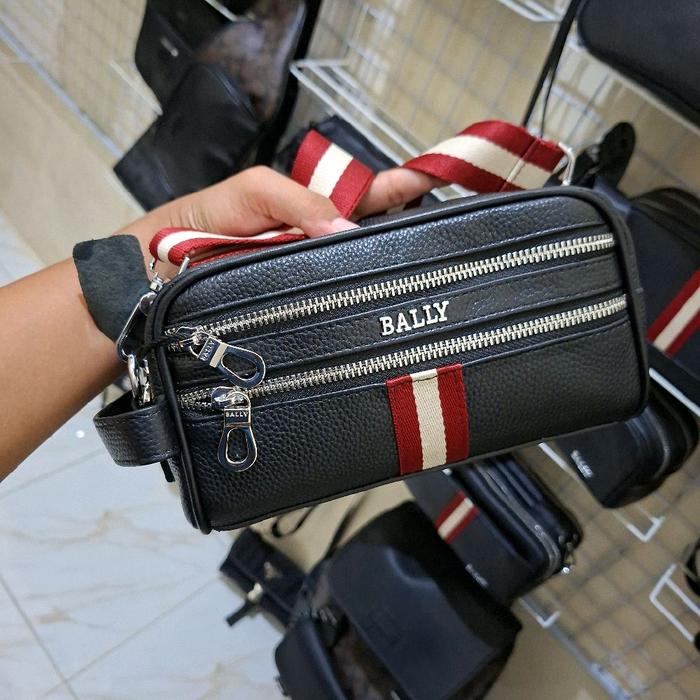 BALLY Tas Tangan Pria Hitam dengan Desain Elegan dan Praktis untuk Kegiatan Sehari-hari Selempang
