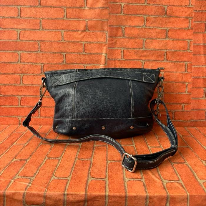 TAS SLING KULIT ASLI WANITA ELEGANCE PARIS SECOND BRANDED NAVY / TAS SELEMPANG ELEGAN KULIT ASLI WAN
