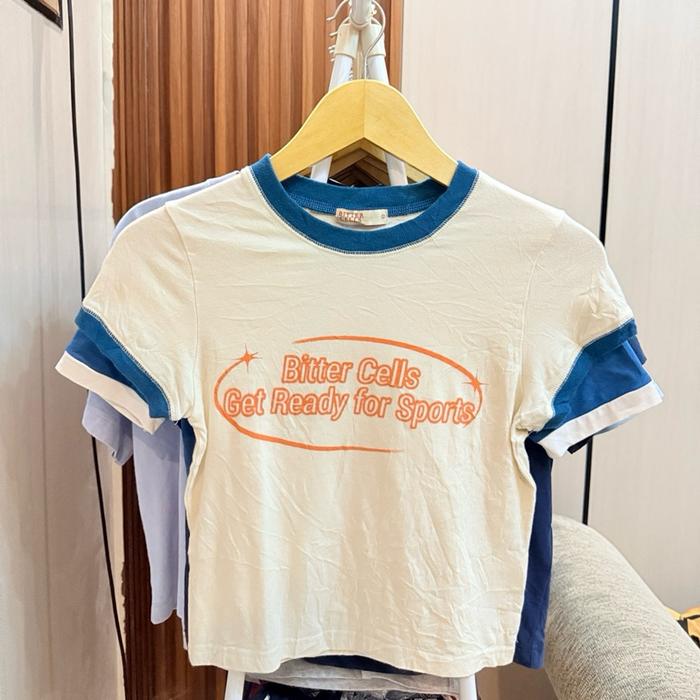 Croptop Wanita dengan Desain Bitter Cells Get Ready for Sports