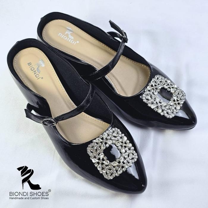 Biondi shoes - selop hitam cantik hak kotak 3 cm bahan glossy Sandal Sendal
