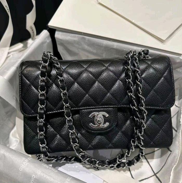 AUTHENTIC CHANEL CLASSIC BLACK SIZE SMALL SHW PRELOVED