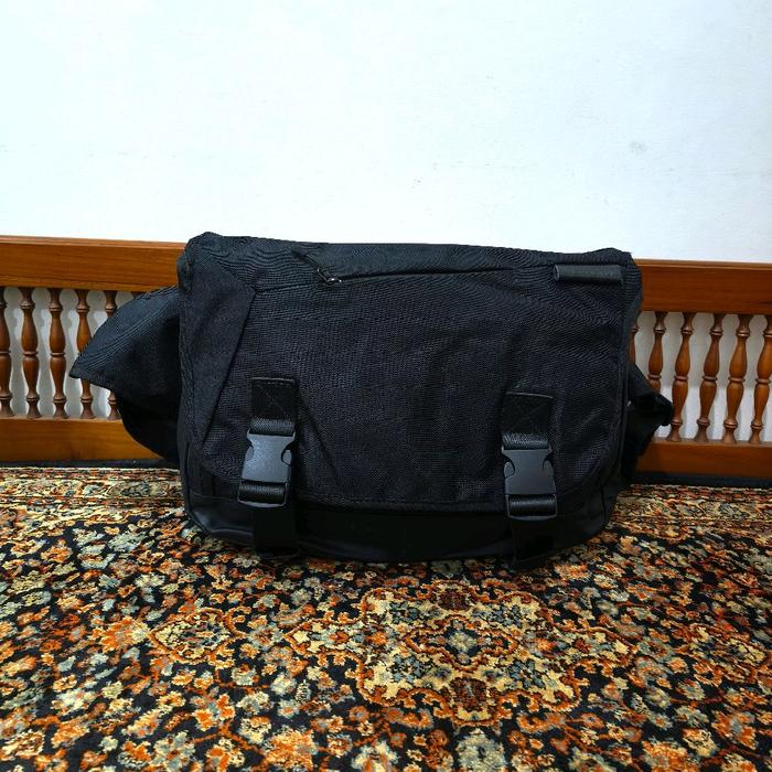 tas selempang Monster republic messenger bag