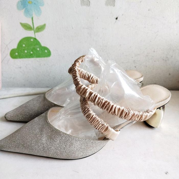 sepatu sendal wanita tinggi 6cm import brand produk second size 37