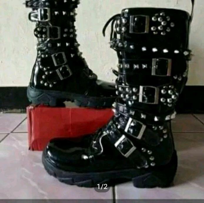 sepatu boots rock/ sepatu punk rock
