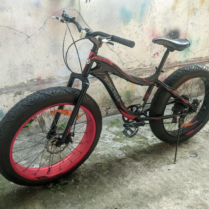 WIMCYCLE Sepeda MTB Tipe FATBIKE dengan Ban Lebar dan Frame Kuat untuk Petualangan Off-Road
