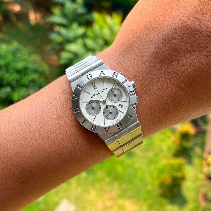 Bvlgari Diagono Chronograph Jam Tangan Pria Elegan dengan Tampilan Chronograph dan Desain Mewah