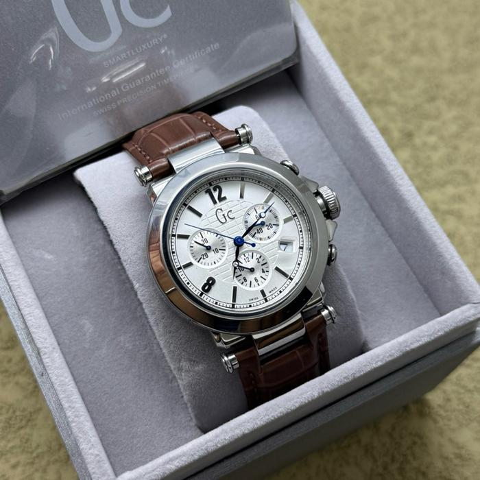 Jam tangan Guess Collections Gc30000 Chronograph Second Preloved Watches