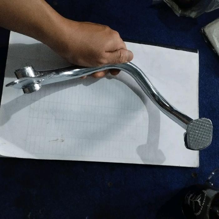 PEDAL REM INJAKAN REM BELAKANG GP 100 GP 125 TRS