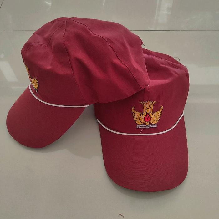 Topi SD merah merah perekat