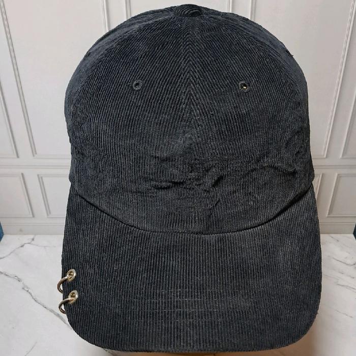 Topi Vintage Second Korea / Thrifting / Preloved Topi Beludru Hitam Tony Cap