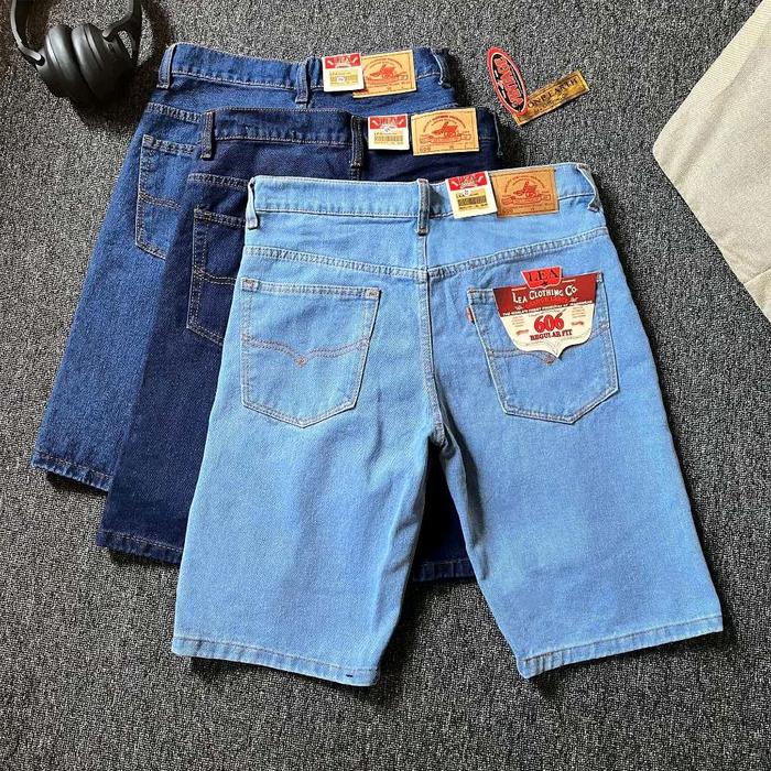 LEA Celana Pendek Pria LEA 606 ORIGINAL Jeans Biru dengan Label Khas dan Desain Klasik