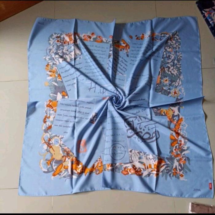 Zoya segiempat Suni Scarf