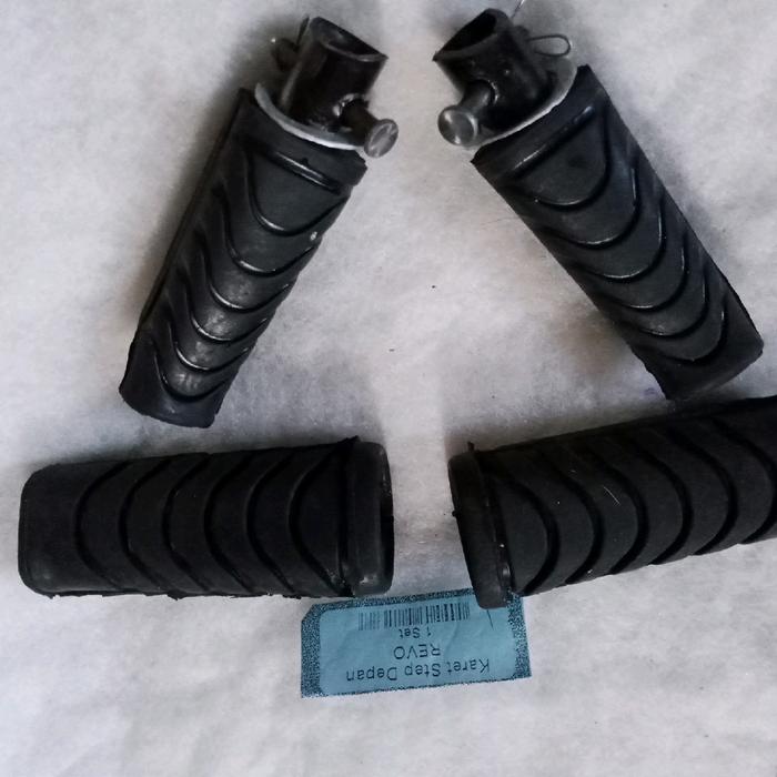 Step Depan & Belakang Revo Lama & New Blade Karet Anti Slip Paket Hemat PNP Plug and Play untuk Moto