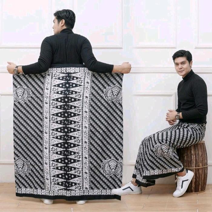 Sarung Batik Lar Gurda Hitam Putih - Bahan Goyor Adem