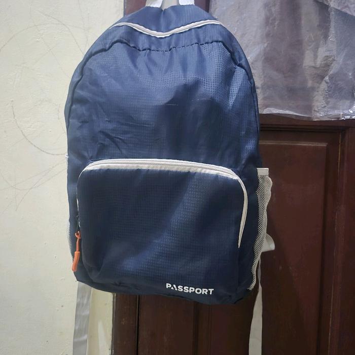 Preloved - Azko Passport tas ransel, bisa dilipat.