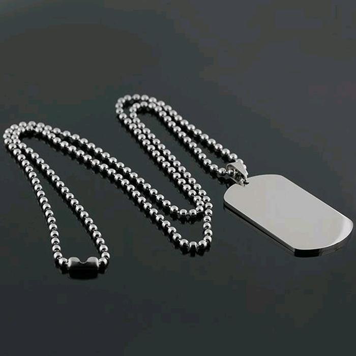 1 Set Kalung Biji Lada Pria Dan Wanita Baja Putih Liontin Plat Celurit Peluru Anti Karat Pendek 45cm