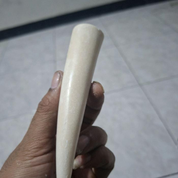 selang atau pipa penyedot asap. Lonjong