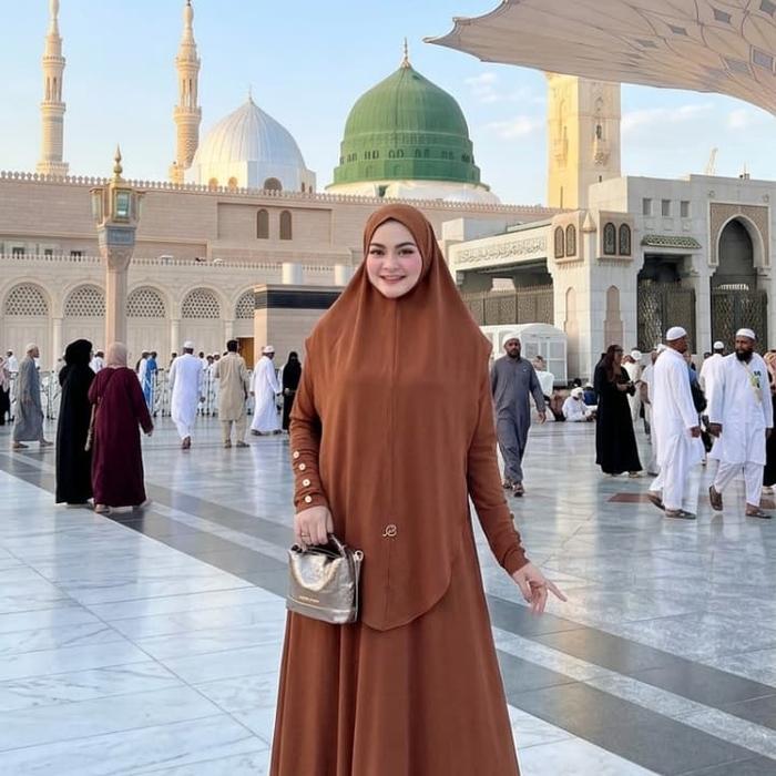 Gamis Syari Safeera Set Bergo By Avrilia Hijab / Gamis Kekinian / Gamis Cantik / Gamis Syari Mewah