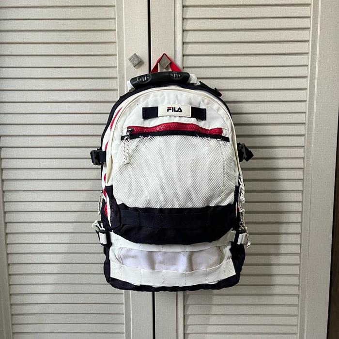 ransel tas second FILA putih navy muat leptop untuk sekolah kerja atau travelling