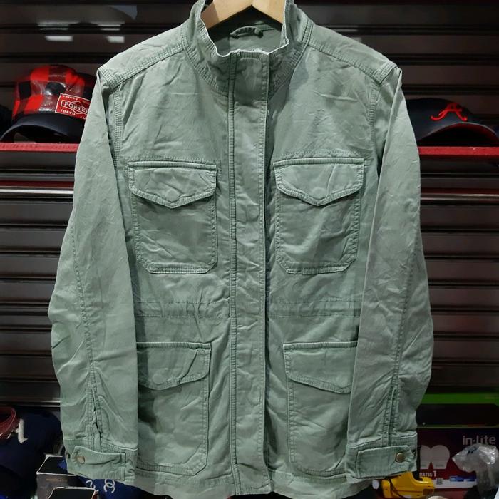 GAP Jaket Utility M65 OG Gaya Militer dengan Desain Praktis dan Fungsional