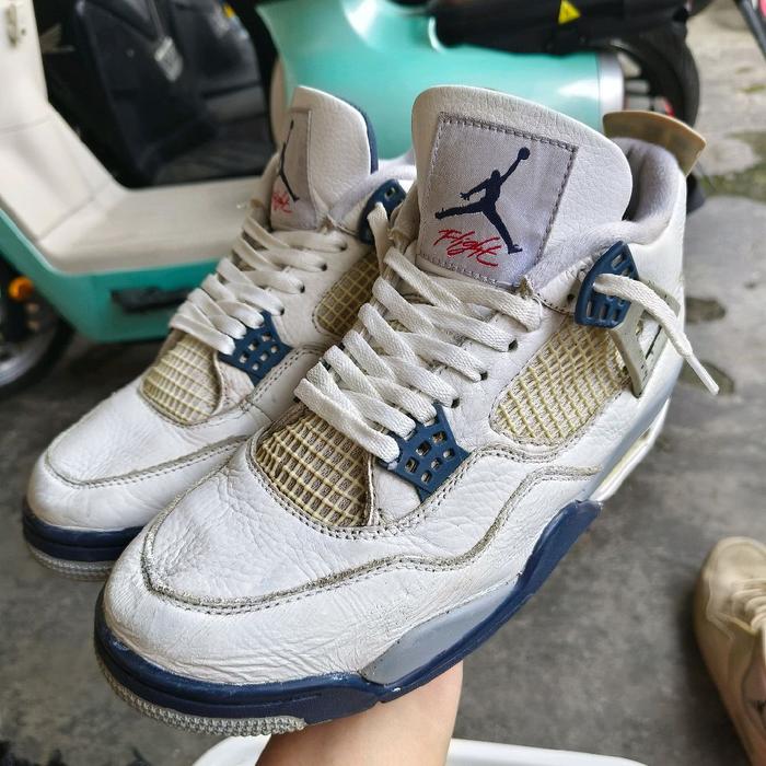 Sepatu air jordan retro 4 original