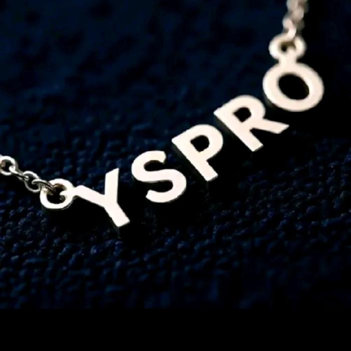 YSPRO Kalung Huruf Elegan dengan Desain Minimalis dan Kualitas Tinggi untuk Tampilan yang Menarik