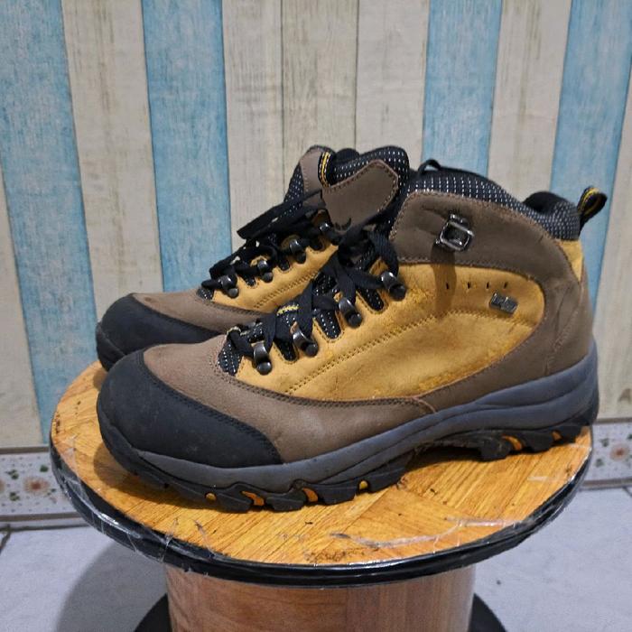 Sepatu Outdoor  High Buffalo(BFL)Size 44