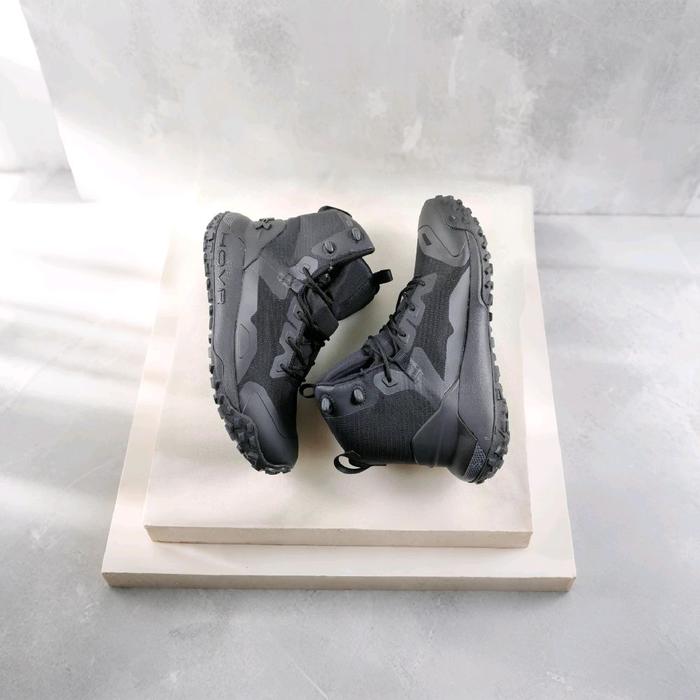Sepatu Haiking Hovr dawn full black outdoor