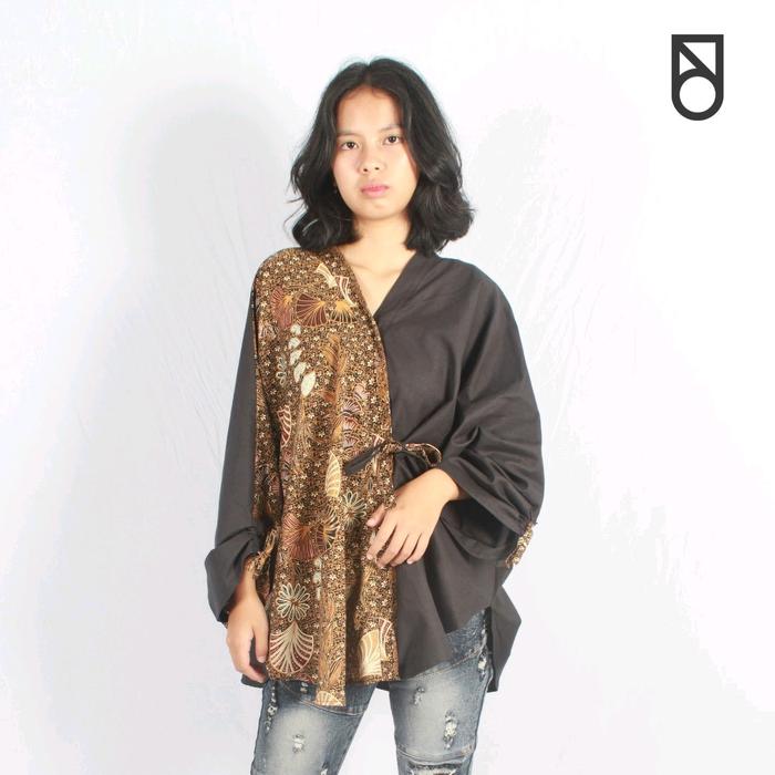Vallove Wu | GARVITA | Atasan Wanita | Batik | Oversize