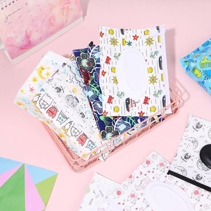 Cute Clamshell Travel Reusable Portable Refillable Wipes Container Wet Wipes Bag Wipes Case Wet Wipe
