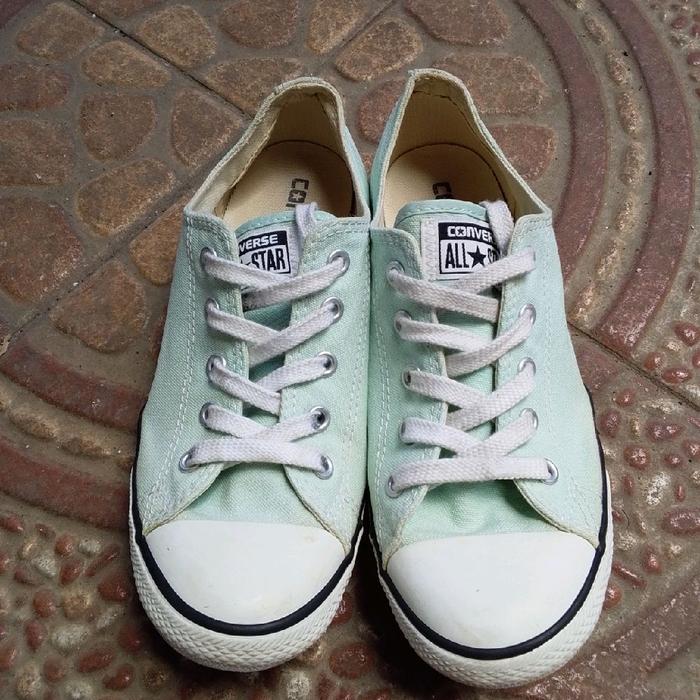 Sepatu Converse cewek Size 38 THRIFT