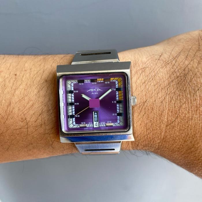 Alba AKA Square Purple Dial Cutting Glass Jam Tangan Pria dengan Desain Unik dan Tampilan Mewah
