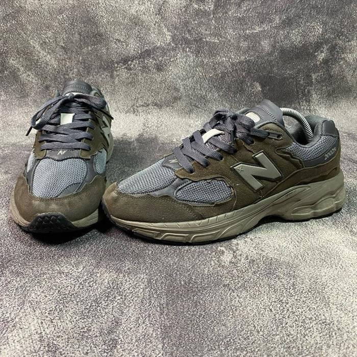 Sepatu Sneakers New Balance 2002R Second Original