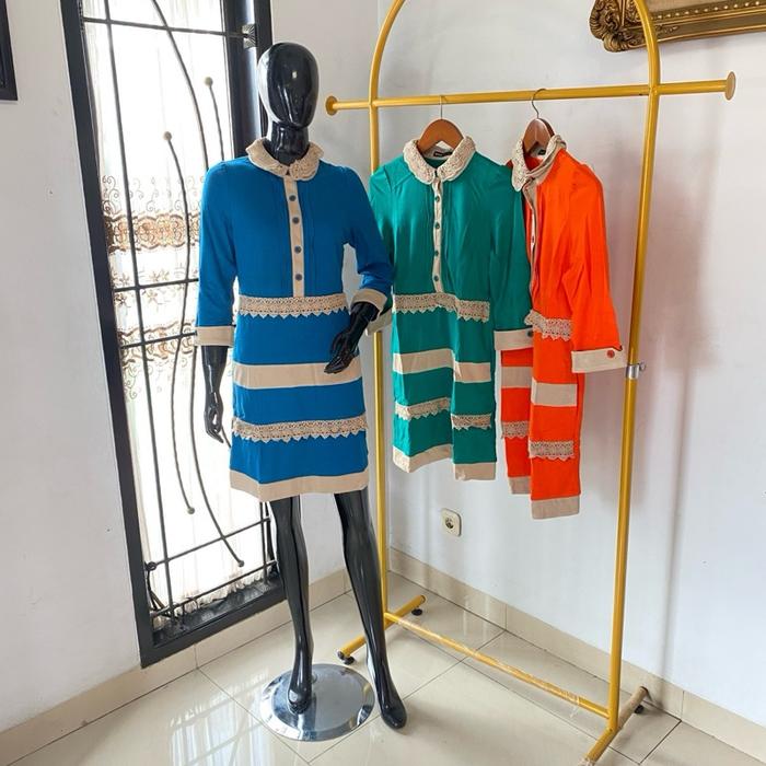 Tunik SNQ 88-605 dengan Warna Cerah dan Desain Elegan untuk Tampilan Stylish Anda