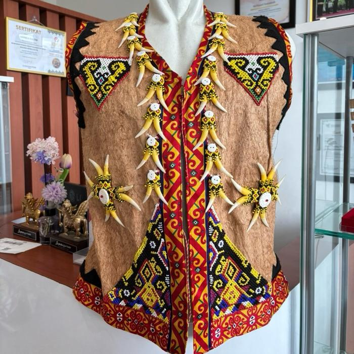 Manika Kaltim - Baju Rompi / Rumpi Cowok Kulit Kayu Baju Adat Dayak Khas Kalimantan