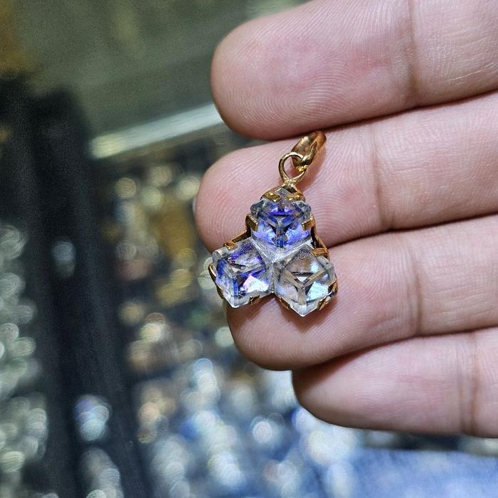 liontin batu kawah ijen blue gradasi 750