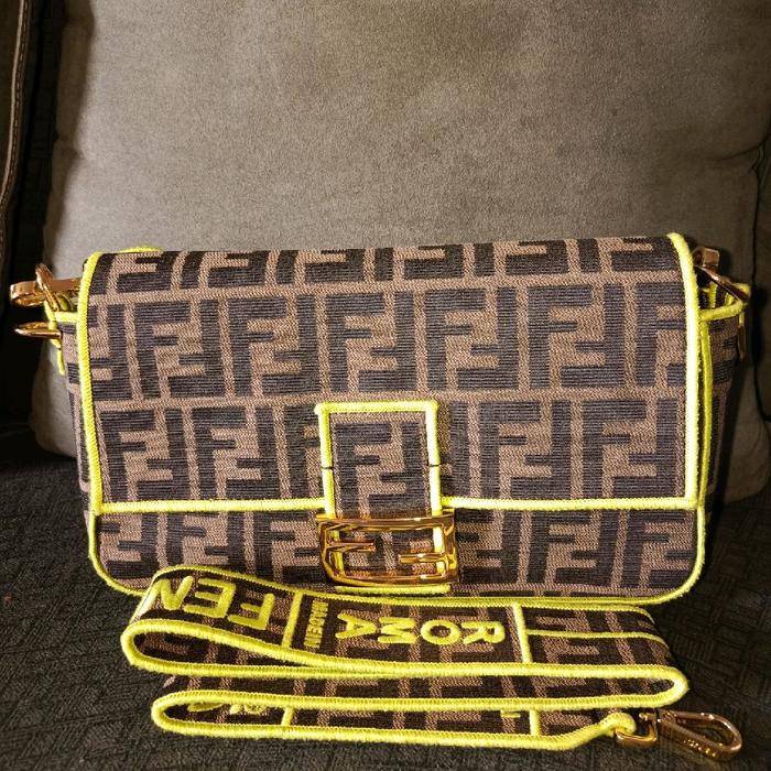 Tas Selempang Sling Baguette Monogram F E N D I Preloved Bag