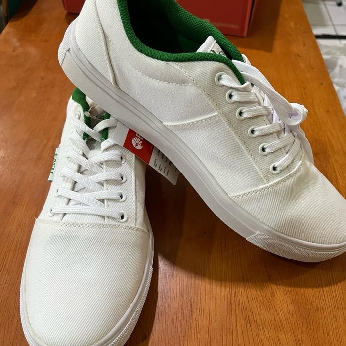 Sepatu Eagle Easycourt size 43