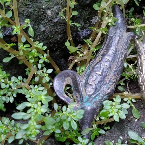aksesoris bungan kantil warna hitam bahan kuningan