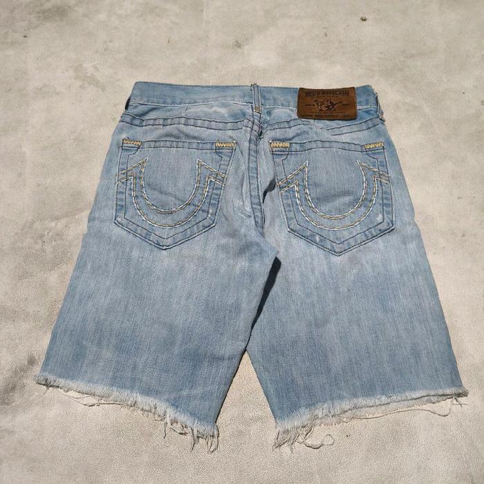 Celana pendek denim jeans pria true religion ripped bekas