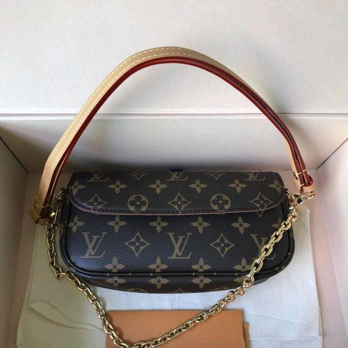AUTHENTIC MICROCHIP LV IVY MONOGRAM PRELOVED