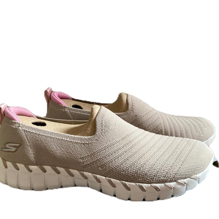 !NEW BNIB! Skechers Go Walk Smart 2