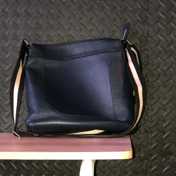 BALLY Pooley Small Messenger Bag  (Second Like New) Hitam