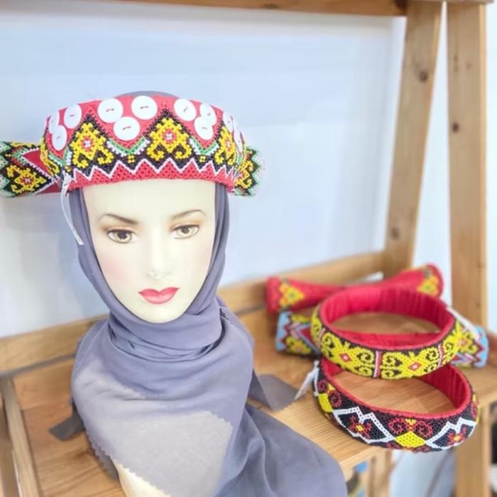 Manika Kaltim - Topi Manik Cewek / Wanita Adat Dayak Bahau Kalimantan