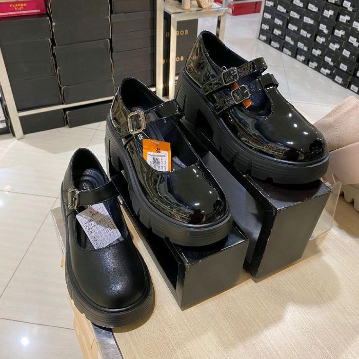ST MORITZ sepatu wanita docmart hitam comfort