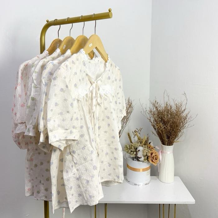 Blouse Lengan Pendek Motif Bunga Lengan Balon