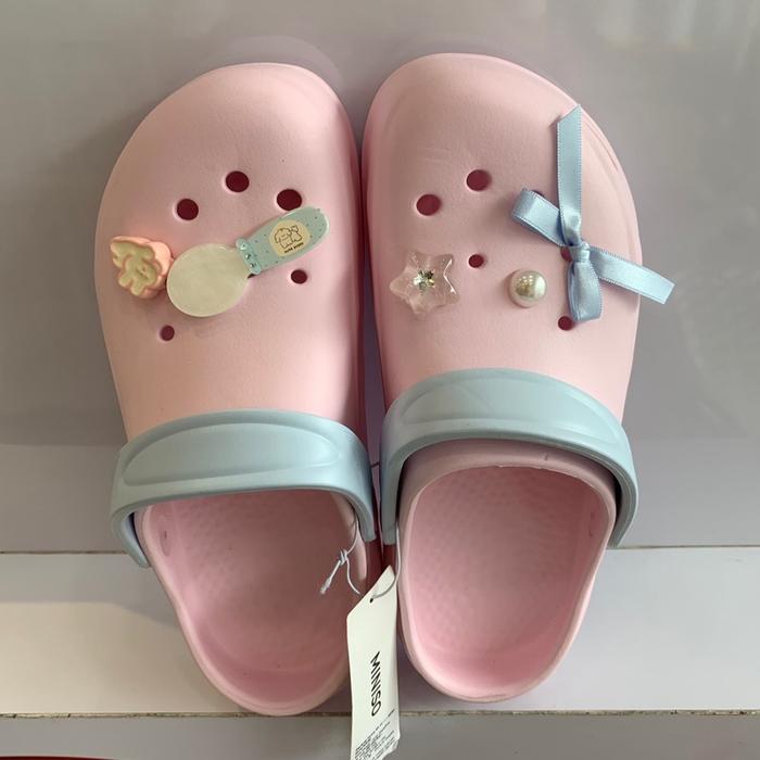 Miniso Lovely Clogs Pinkk & White (Sandal Clogs Wanita)