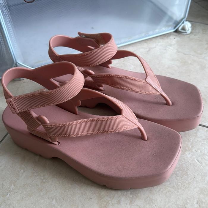 Zaxy shoes preloved sandal zaxy preloved size 40