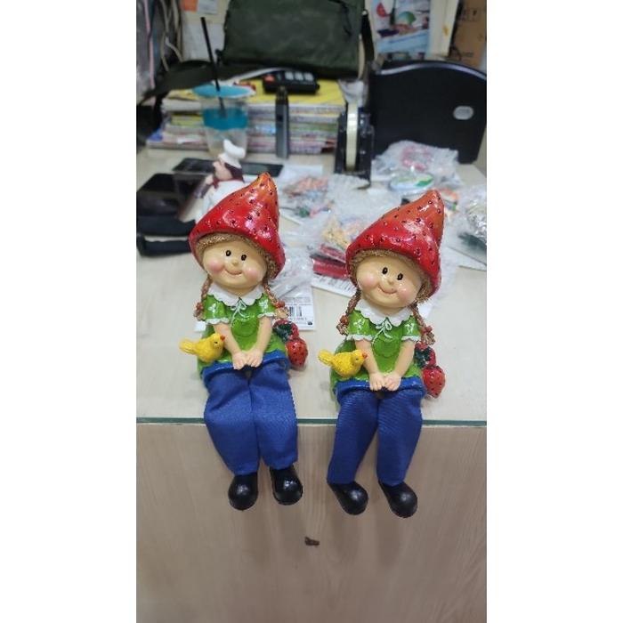 patung anak buah tepi strawberry pajangan pinggir dekorasi rumah