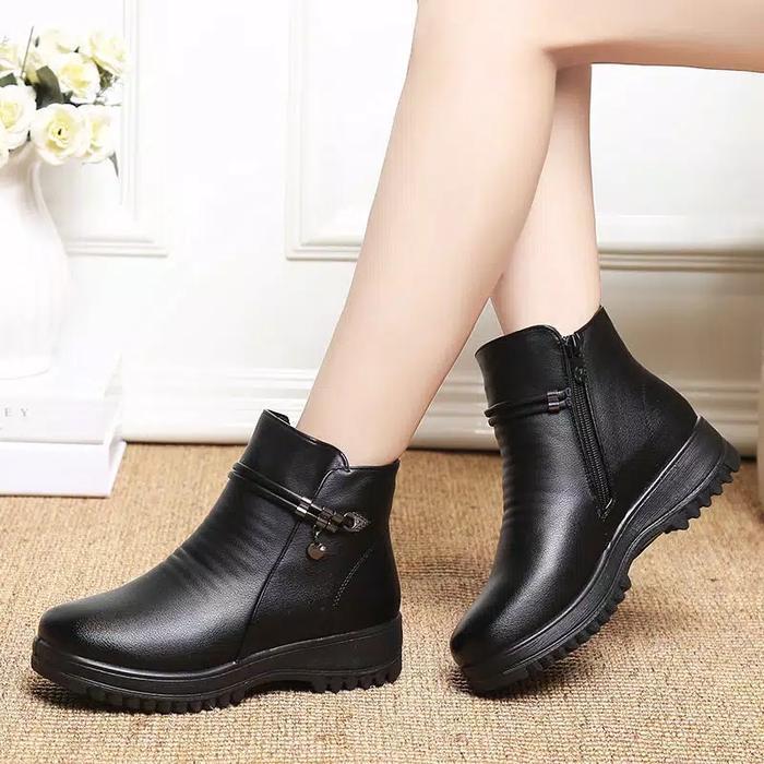 Ada sepatu boots wanita musim dingin,sepatu boot flat kulit asli